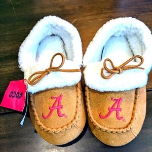 ROLL Tide Fuzzy Slippers Women's 5/6 NEW FOCO